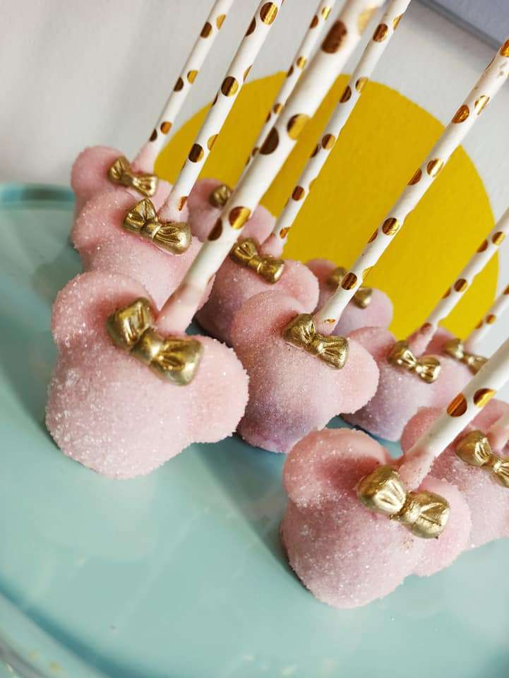 Ukrašeni cakepopsi